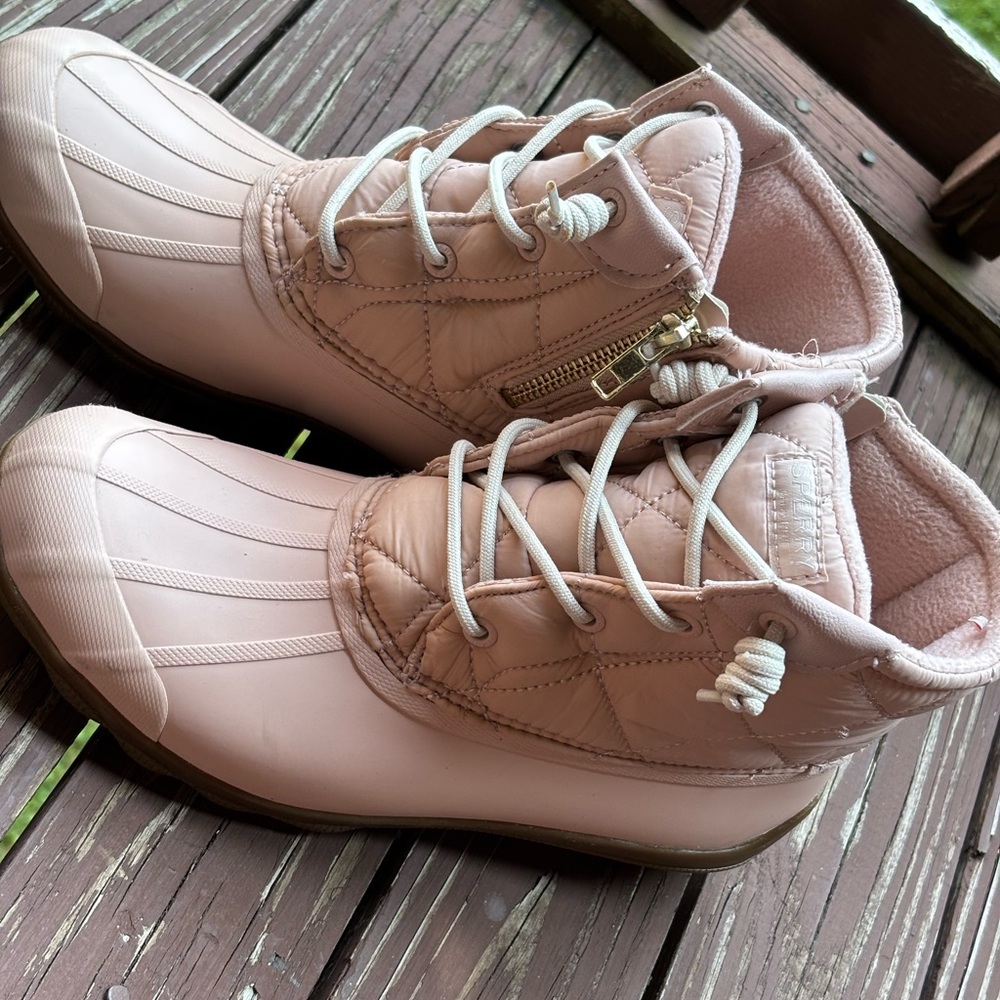 Sperry light Pink Quilted Women's Boots